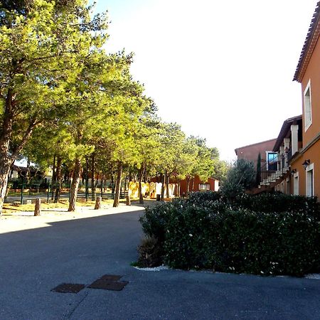 Hotel Du Mas Vinassan Екстериор снимка