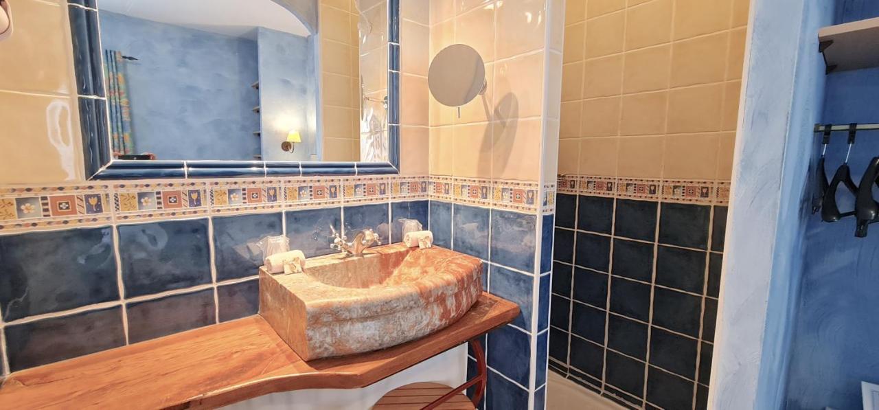 Hotel Du Mas Vinassan Екстериор снимка