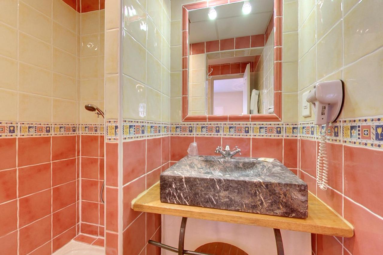 Hotel Du Mas Vinassan Екстериор снимка